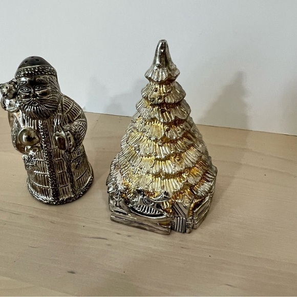 Vintage Santa Claus Holiday Salt & Pepper Shakers international silver company - Picture 3 of 6